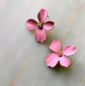 🎉🎈Host Pick🎉🎈 Handmade Petal Stud Earrings🌷